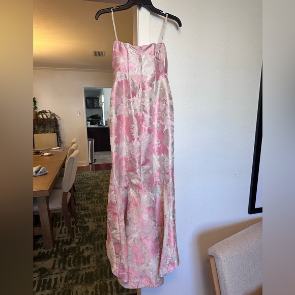 Lovers and Friends Pink Tonal Gown - Picture 3 of 4